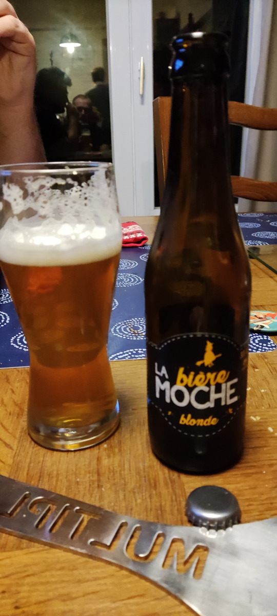 La bière moche blonde